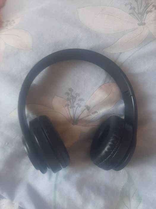 Продам наушники без проводные