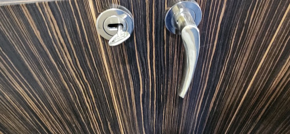 Usa wenge, doua bucati