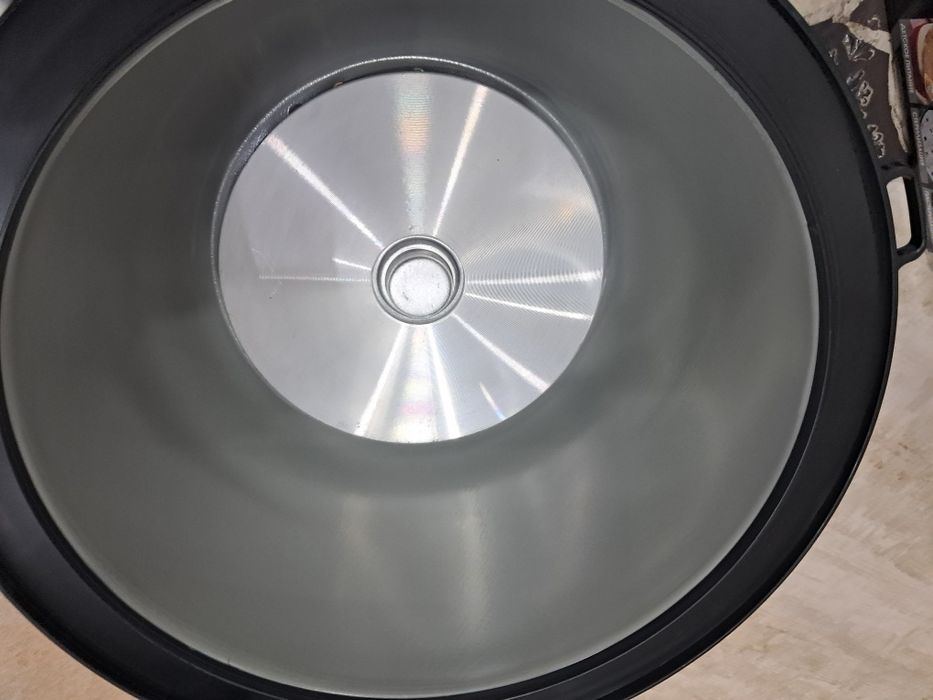 Мультиварка Redmond RMC-M4524, новая.