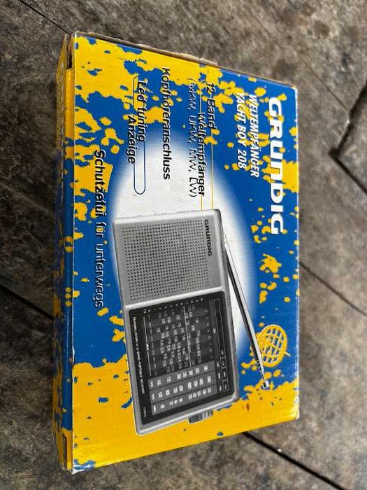 Vand aparat de radio,radio portabil de buzunar GRUNDIG YACHT BOY208