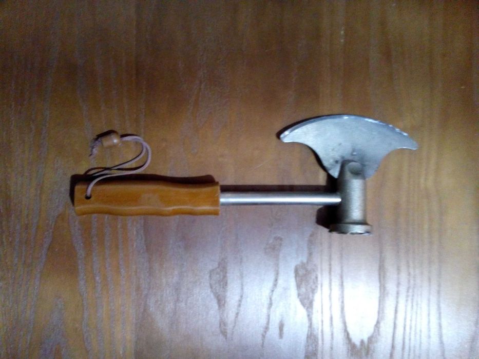 Топор среднего размера Производство СССР.