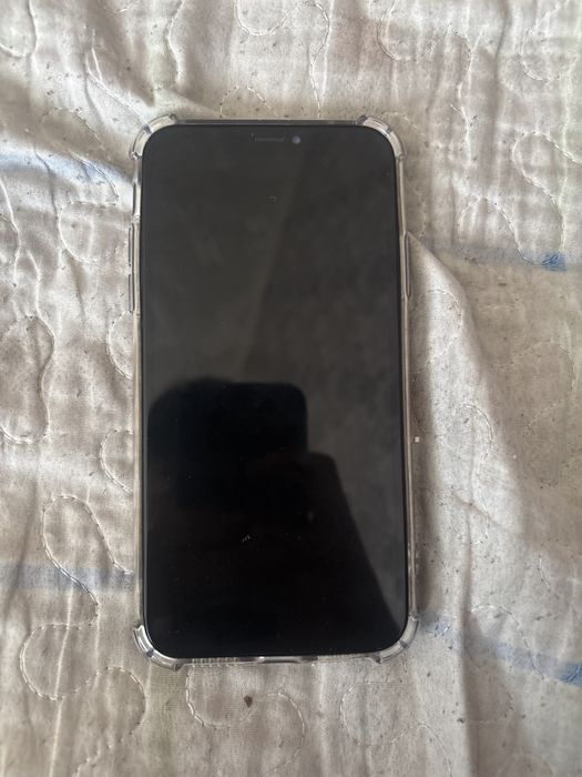 Телефон iphone XR