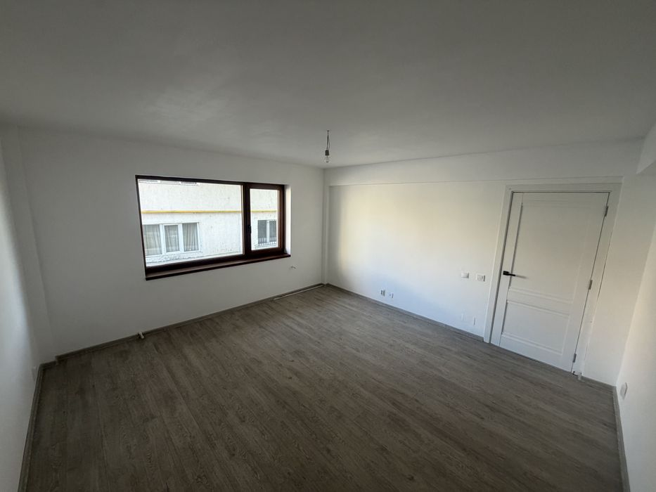 Proprietar !!! Vand apartament cu 2 camere