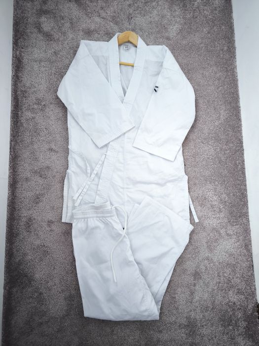 Costum karate/judo Decathlon  160 nou