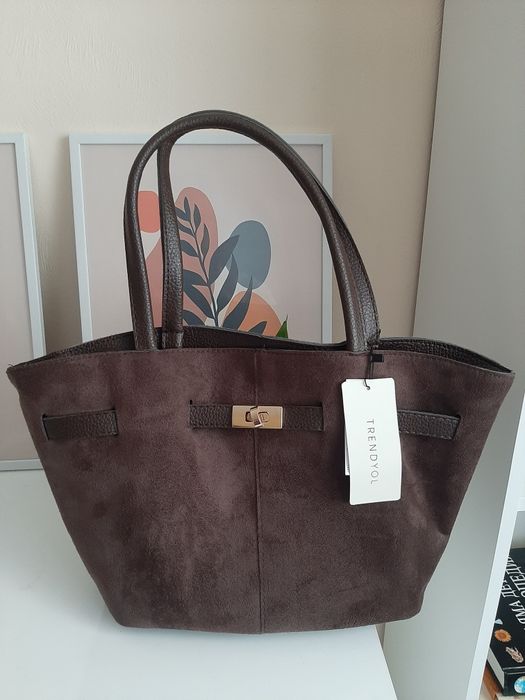 Нова чанта цвят кафе