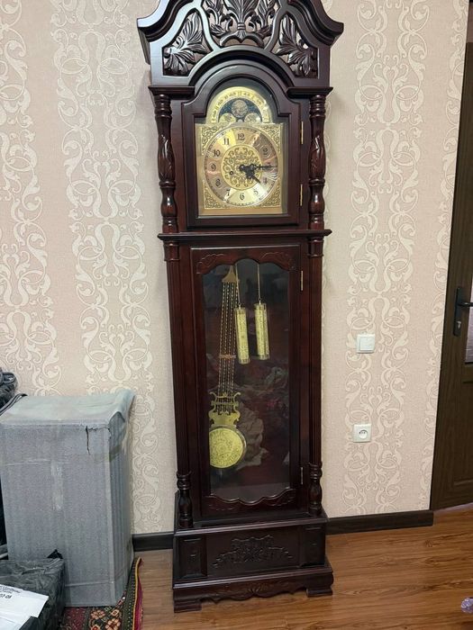 Продам настолные часы механические