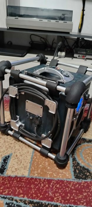 Radio șantier cu încărcare acumulatori Bosch