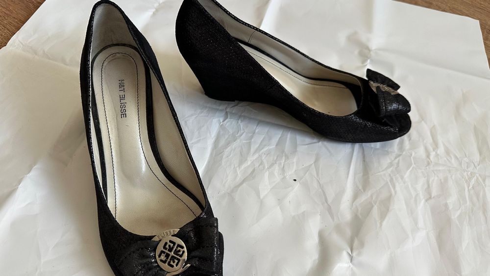 Продается женские буу обуви