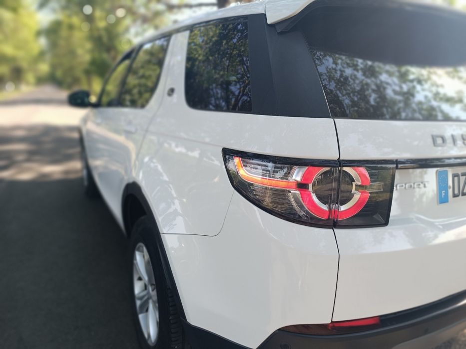 De vânzare Land Rover Discovery Sport TD4 AWD 2016, Xenon, Line assist, Diesel, 1999cc, 180 CP, 7 locuri, Manuală, Alb, 132.338 km