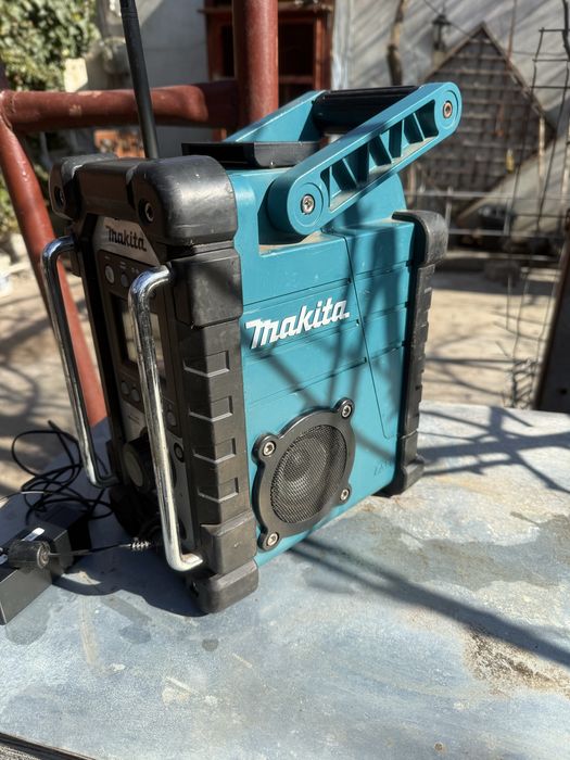 Radio Makita, este perfect functional.