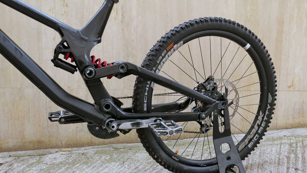 Canyon Sender AL 5 – състезателен Downhill