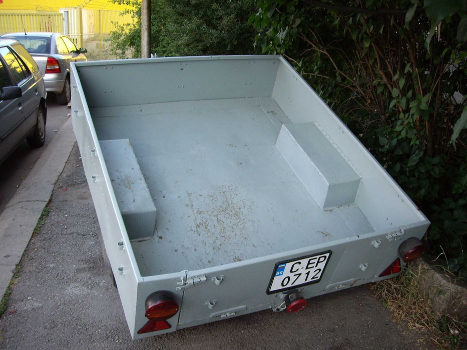 Продавам ремарке