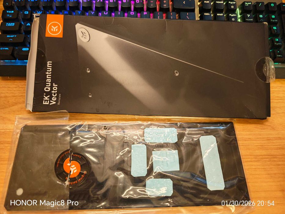 видео карта EVGA RTX 3070 + воден блок EKWB RTX 3070 + EKWB backplate