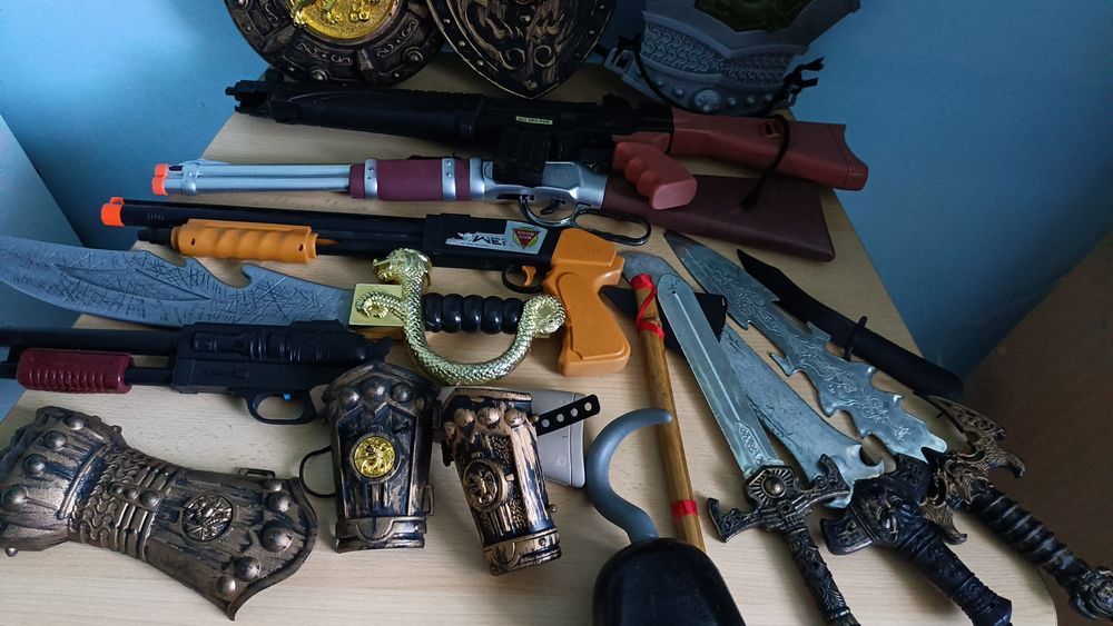 jucării pentru băieți