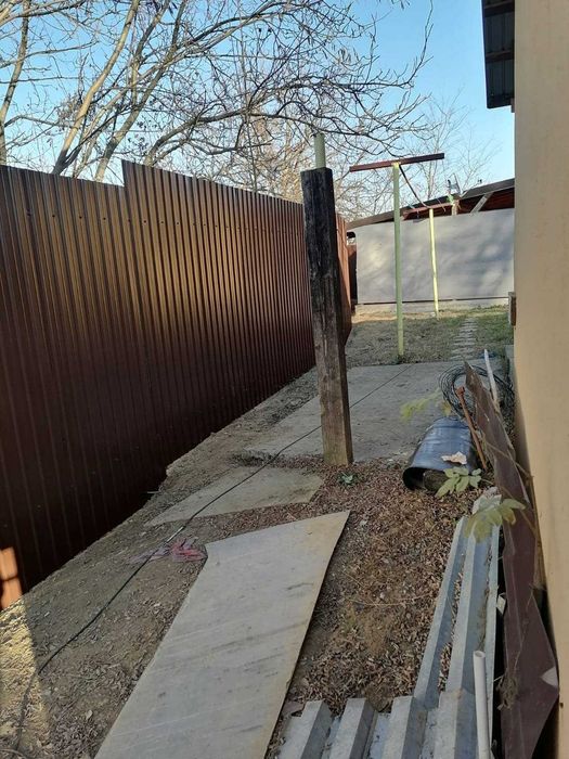 Gard din plasa bordurata, tabla cutata, sipca metalica jaluzele si BCA