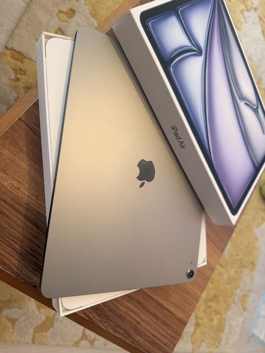 Tableta APPLE iPad Air 13” (M4), 256 GB, Wi-Fi + 5G  / tastatură APPLE Magic Keyboard - NOU