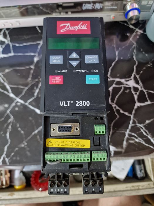 Частотный преобразователь 0.9 кVA.