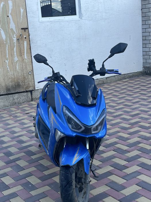 Мопед макси беннали 180cc