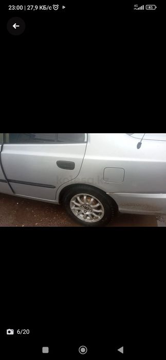 Hyundai accent 2005.