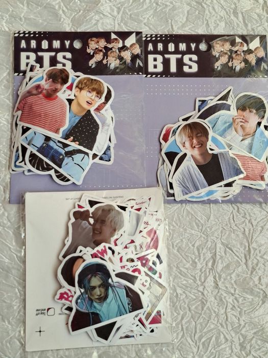 Lot Cartonase de Colectie Rara PokemonFotbalisti Fifa 2026,K-POPDemon Hunters,Mega Charizard, Mega BLAYSTOISE PIKACHU, Stichere BTS KPOP NOI Sigilate