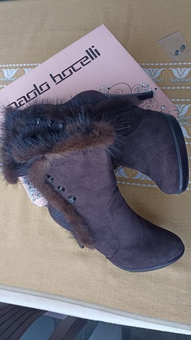 Велурени боти номер 37
