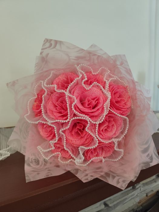 Aranjamente florale din satin