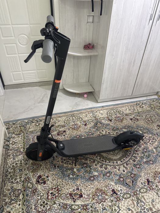 Продам самокат ninebot