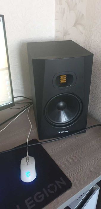 Студийные мониторы ADAM Audio T8V (пара)