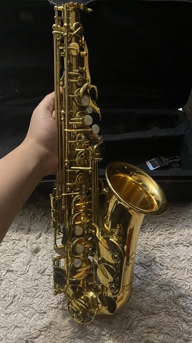 Саксофон Yamaha 200 000 тг.