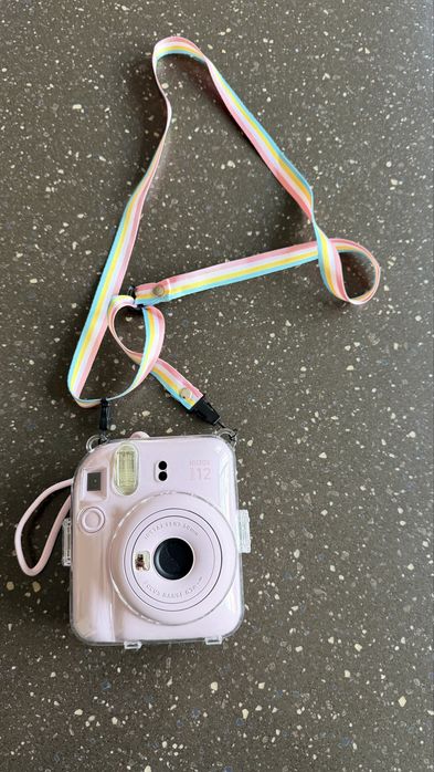 Продается instax 12mini в розовом цвете