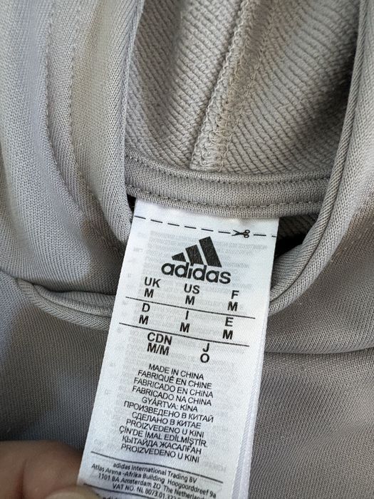 Суйчер Adidas.