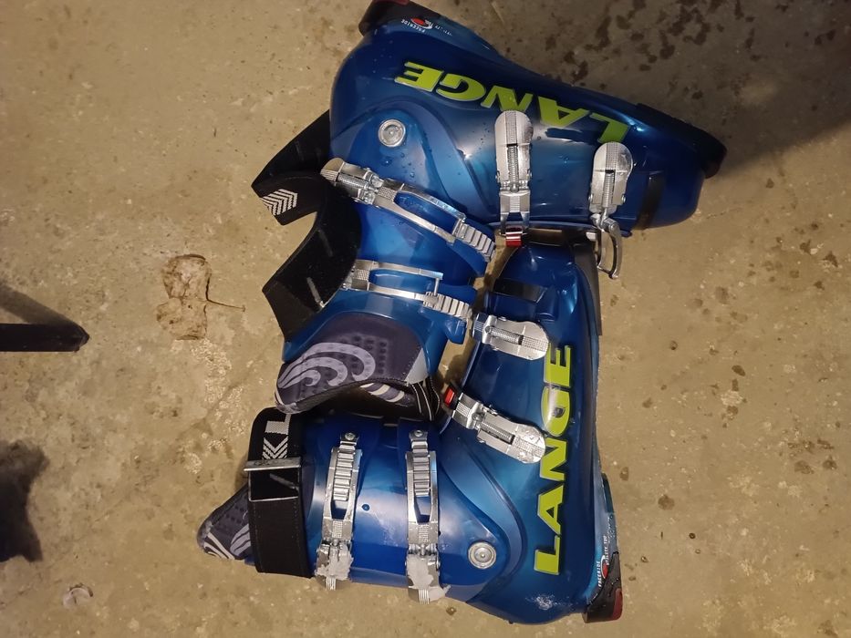 Продам горнолыжные ботинки 44. 45 размера