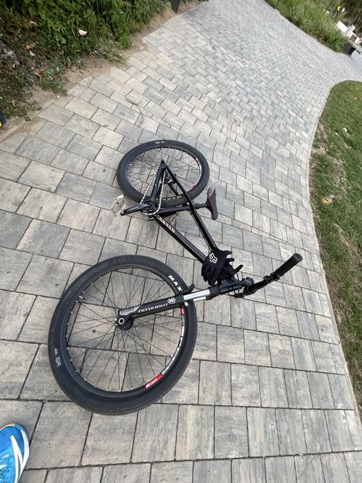 Canyon sitched 350 dirt jumper