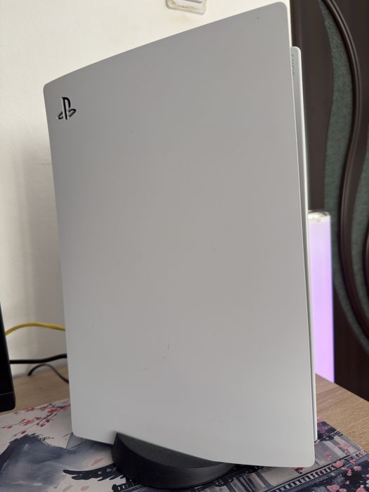 PlayStation 5 Standard Edition + ps plus