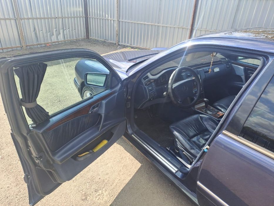 Продам Мерседес 210