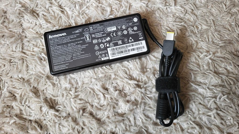 LENOVO 135W Incarcator AC Adaptor 20V-6.75A mufa usb cu pin central