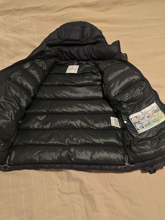 Moncler яке размер S/M тъмносиньо