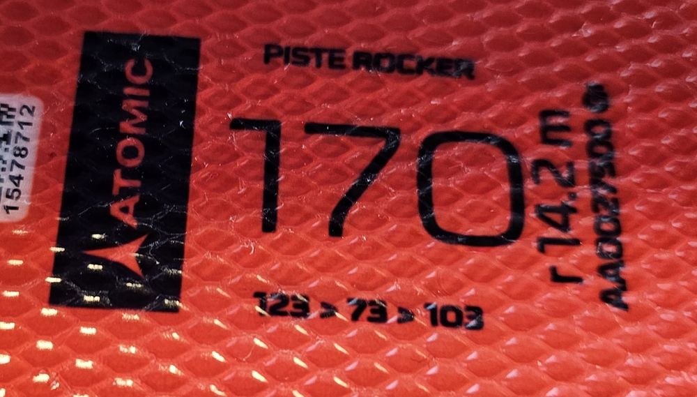 Schiuri Atomic 170cm, model Redster RX