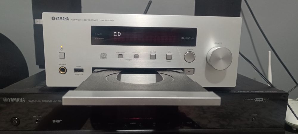 Minisitem Yamaha Mcr-n470d cu bluetooth și radio dab