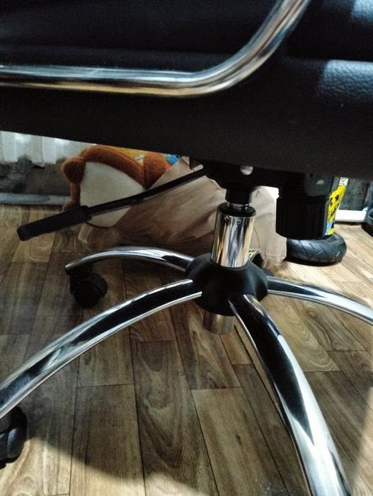 Кресло компьютерное, офисное.