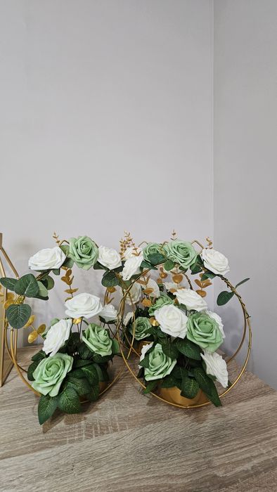 Сватбена украса в златно, зелено и бяло