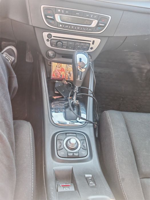 Vând Renault Megane 3,dau schimb cu ceva 4x4