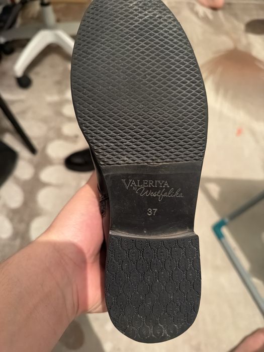 Продам женские сапоги