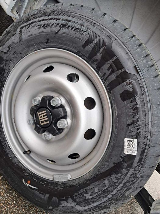 215/70/15С Nexen Roadian НОВИ