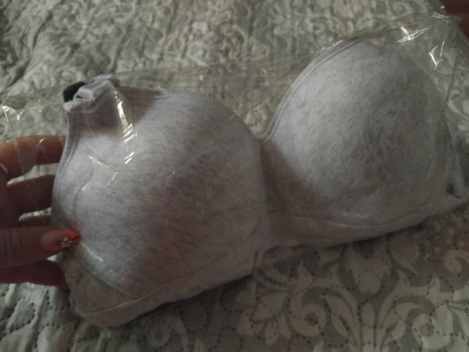 Бюстиета/ сутиени 3 бр.,нови