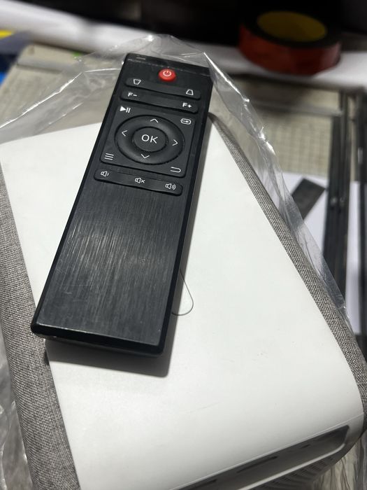 Кинопроектор  экран