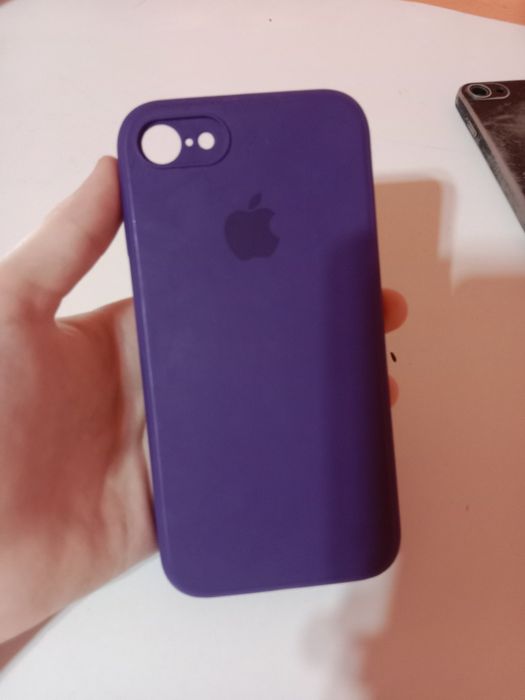 Продаю срочно чехол на айфон 7,8,се2