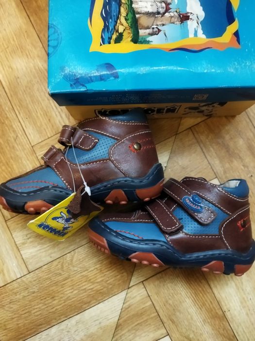 Ботинки на мальчика, новые