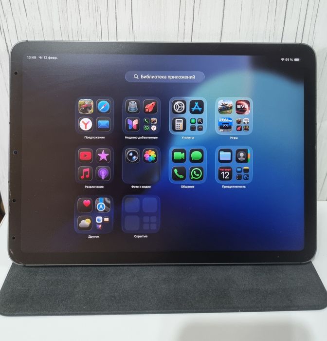 iPad Air с СИМ картой+ чехол оригинал, весь в защитной пленке,коробка