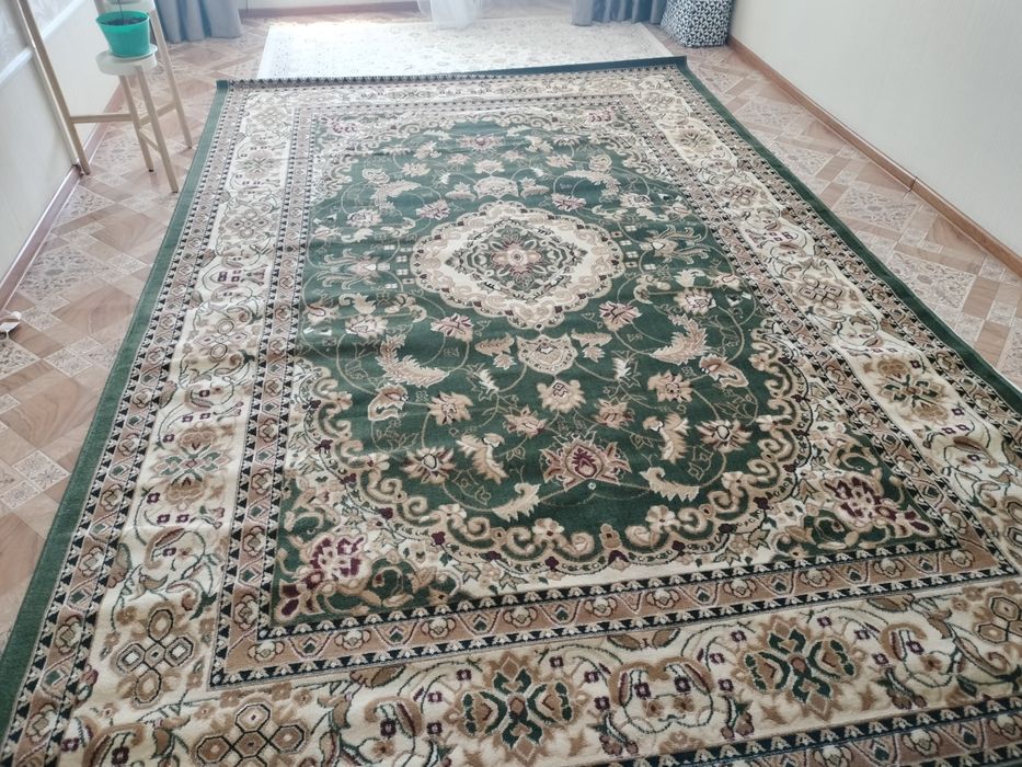 Продам ковёр новый